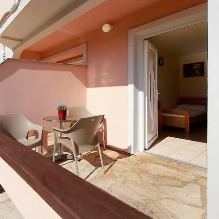 Apartments Matin Novalja Exterior photo