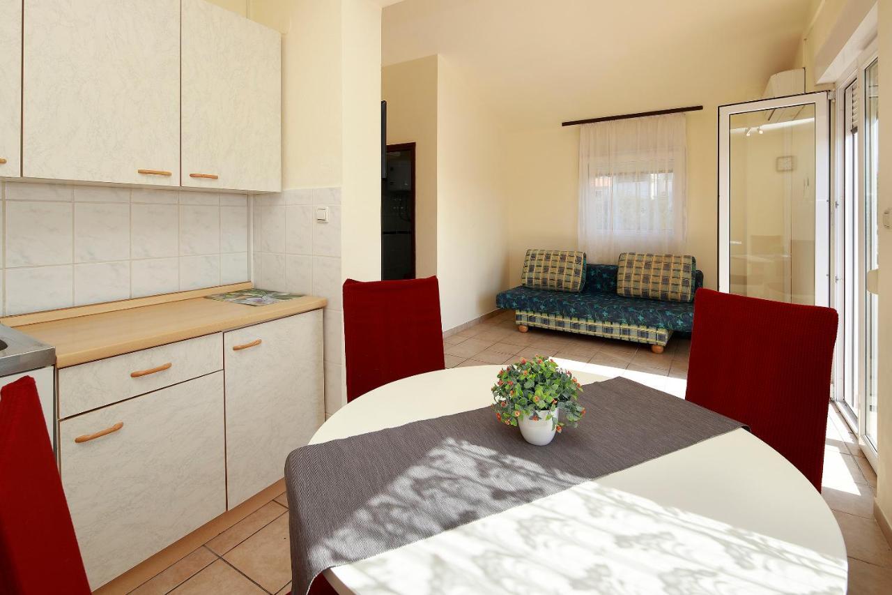Apartment Matin Novalja